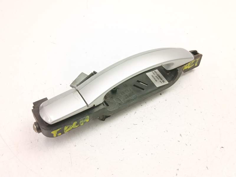 Recambio de puerta trasera izquierda para renault kadjar 1.5 dci referencia OEM IAM 821013004R  