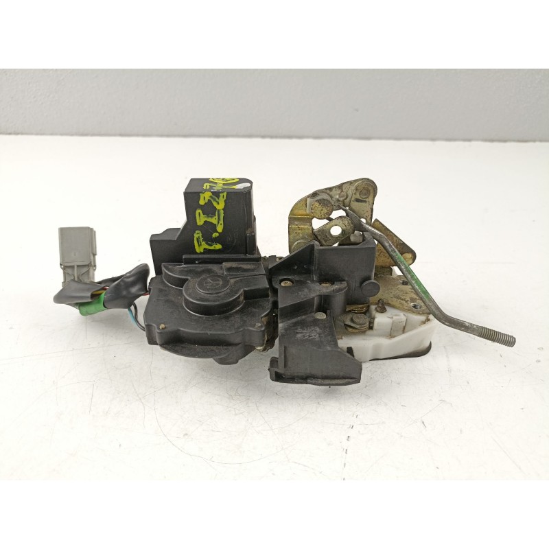 Recambio de cerradura puerta trasera izquierda para rover 620 2.0 g referencia OEM IAM FQM100410 72651SN7 FUB102211