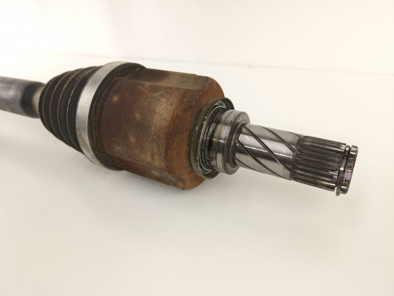 Recambio de transmision delantera izquierda para renault laguna grandtour iii dynamique referencia OEM IAM 8200934676 EBJ95MBC16