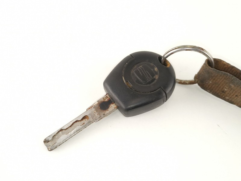 Recambio de conmutador de arranque para seat ibiza 1.4tdi referencia OEM IAM 4B0905851C  