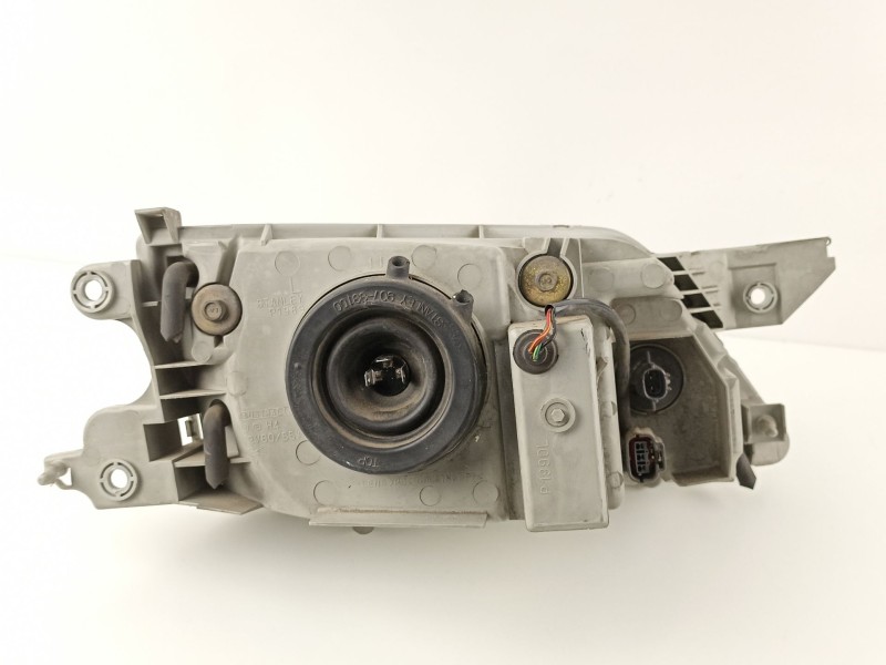 Recambio de faro izquierdo para mazda premacy (cp) 2.0 turbodiesel cat referencia OEM IAM CB81510L0A P1990L 