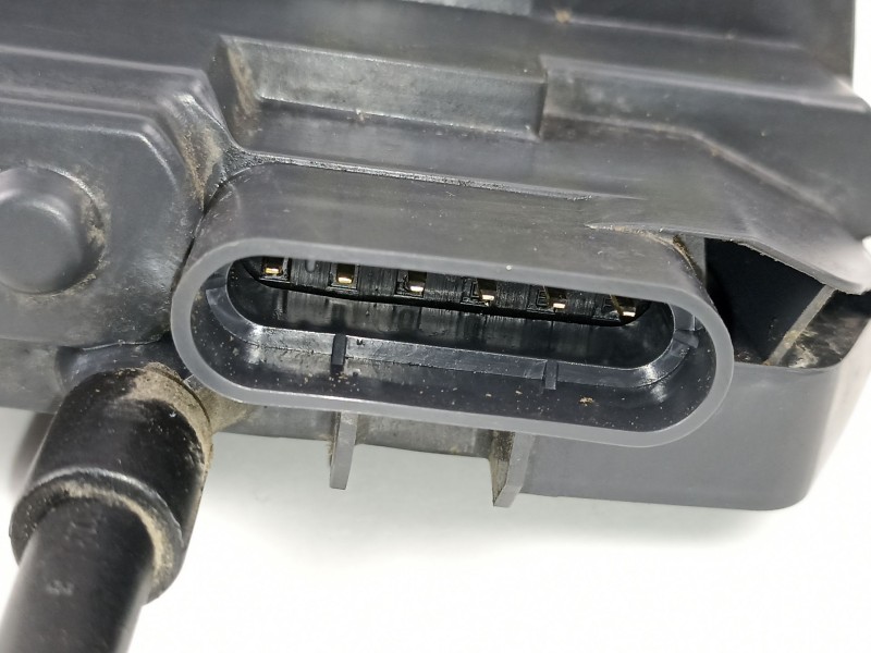 Recambio de cerradura puerta trasera derecha para renault scenic ii 1.5 dci diesel referencia OEM IAM 8200119332  