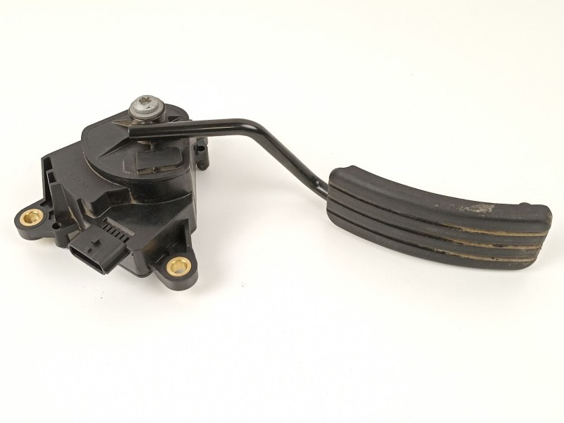 Recambio de potenciometro aceleracion para renault scenic ii 1.5 dci diesel referencia OEM IAM 8200159647  