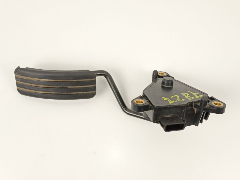 Recambio de potenciometro aceleracion para renault scenic ii 1.5 dci diesel referencia OEM IAM 8200159647  