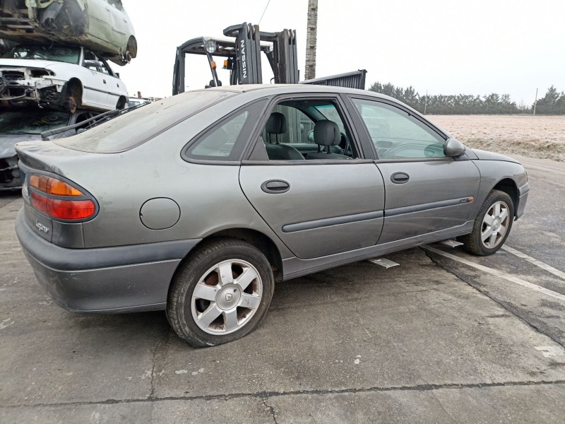 renault laguna del año 2000