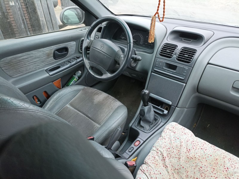 renault laguna del año 2000