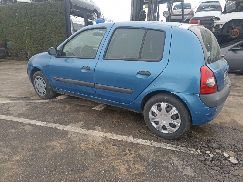 renault clio del año 2002