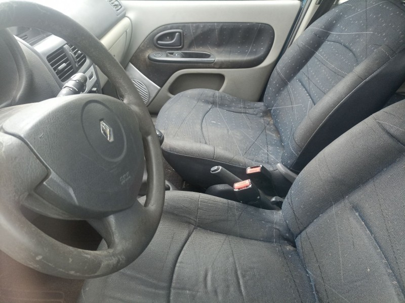 renault clio del año 2002