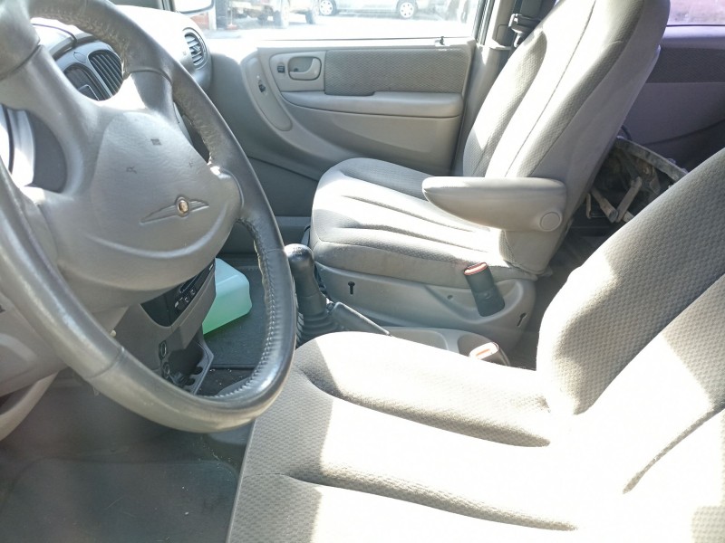 chrysler voyager del año 2004