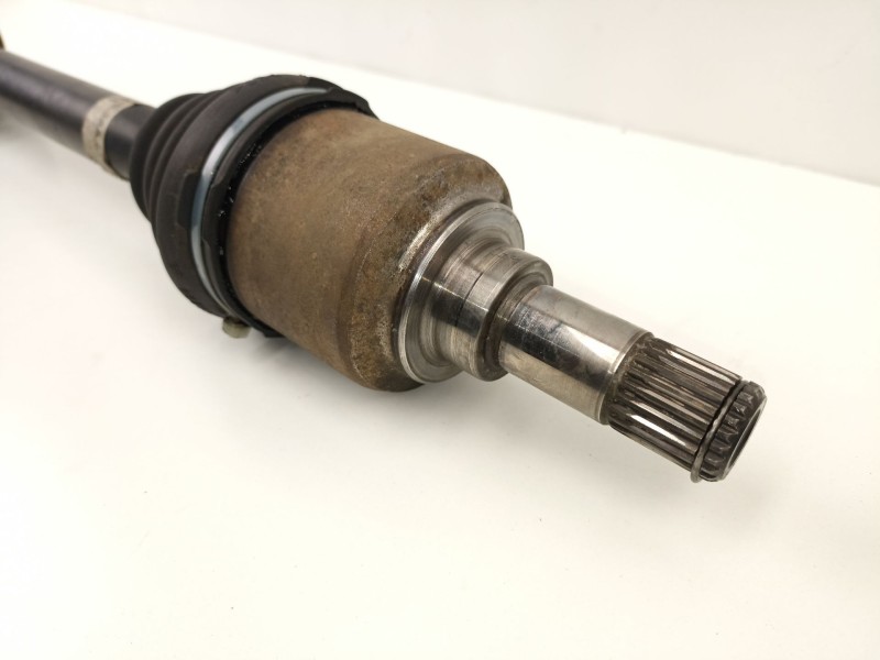 Recambio de transmision delantera izquierda para fiat stilo 1.4 g referencia OEM IAM 46308111  