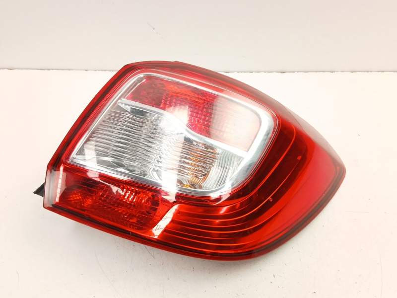Recambio de piloto trasero derecho para dacia sandero ii (b8_) 1.5 dci referencia OEM IAM 265506669R  