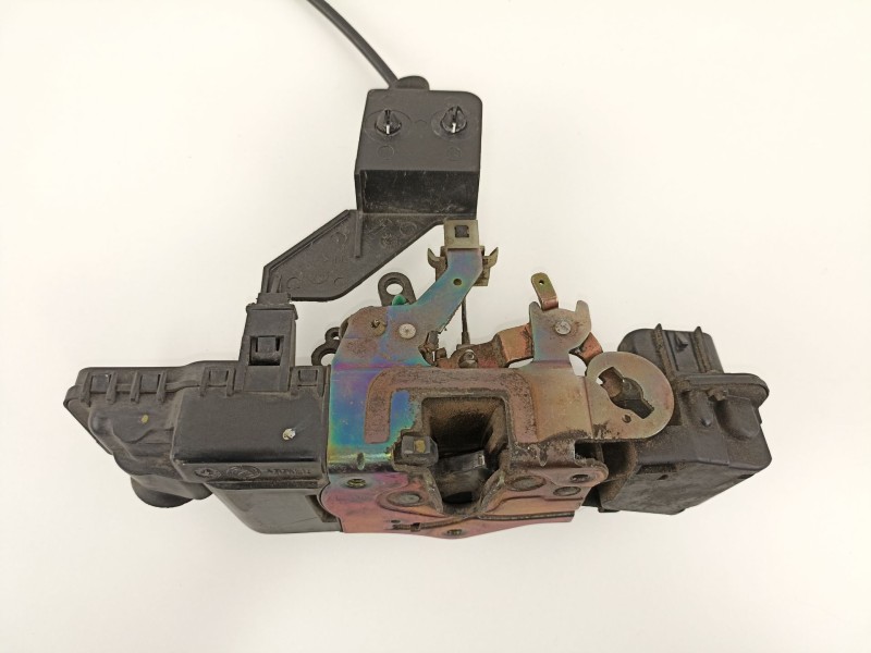 Recambio de cerradura puerta delantera izquierda para fiat stilo 1.4 g referencia OEM IAM 46786798  