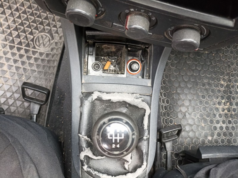 seat ibiza (6l1) del año 2002