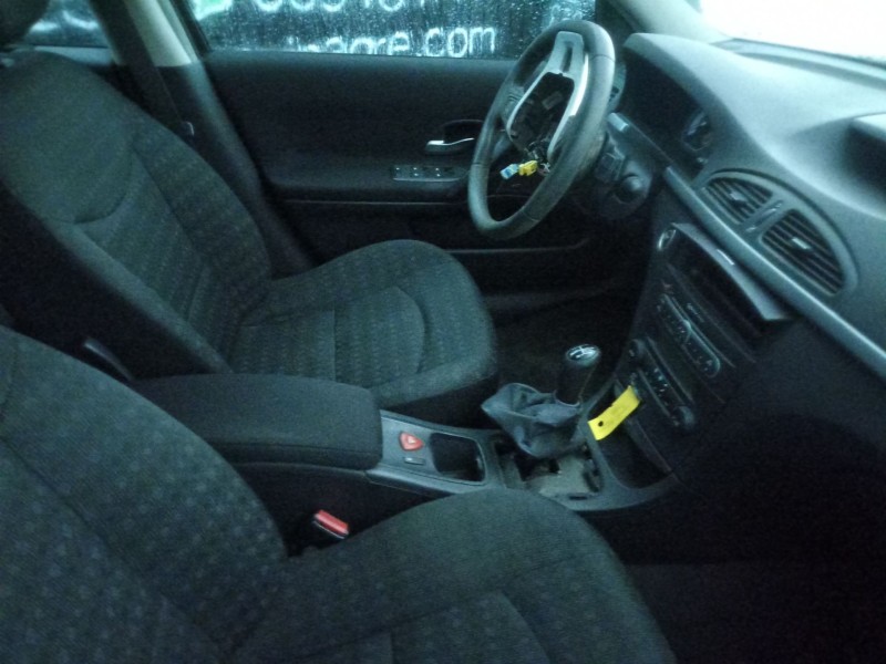 renault laguna ii (bg0) del año 2001