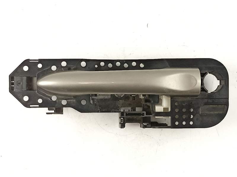 Recambio de manilla delantera izquierda para renault megane 1.5 dci k9k 837 referencia OEM IAM 806070032R  