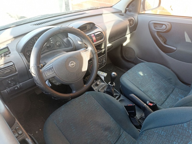 opel corsa c del año 2001