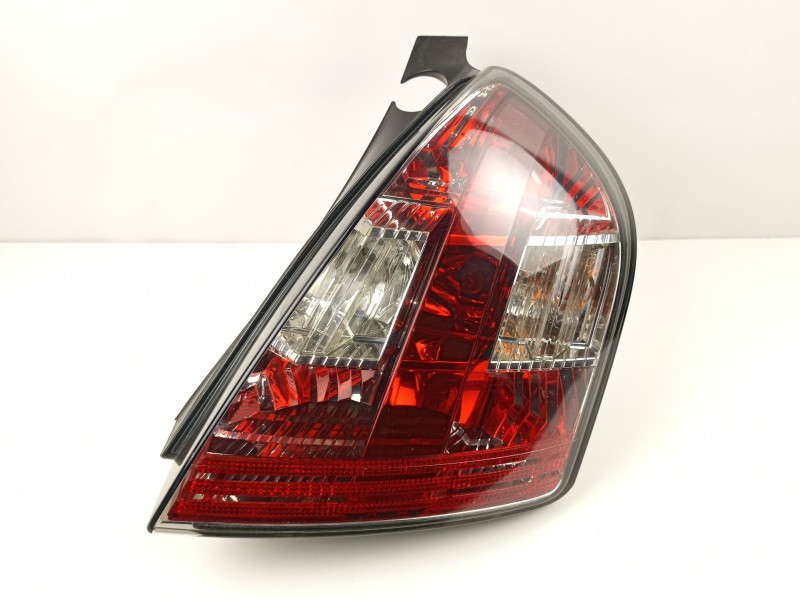 Recambio de piloto trasero derecho para fiat stilo (192) 1.6 16v active referencia OEM IAM 46823705  