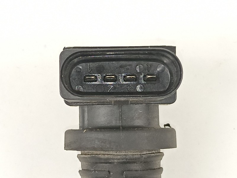 Recambio de bobina para volkswagen polo (9n1) 1.2 12v referencia OEM IAM 036905715F 0986221023 
