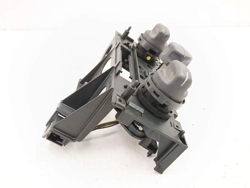 Recambio de cerradura puerta trasera derecha para citroen xsara break 2.0 hdi sx (66kw) referencia OEM IAM 913884 3500B 