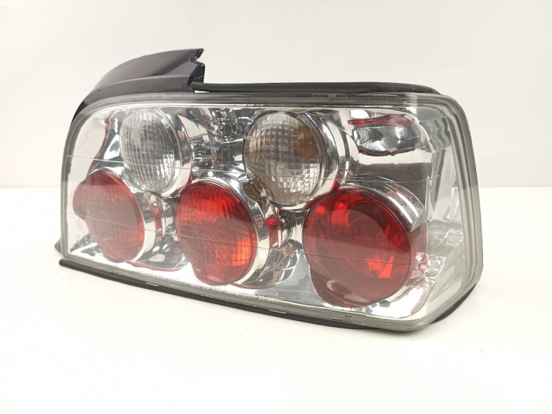 Recambio de piloto trasero izquierdo para bmw serie 3 coupe (e36) 1.8 318is referencia OEM IAM SK3711  