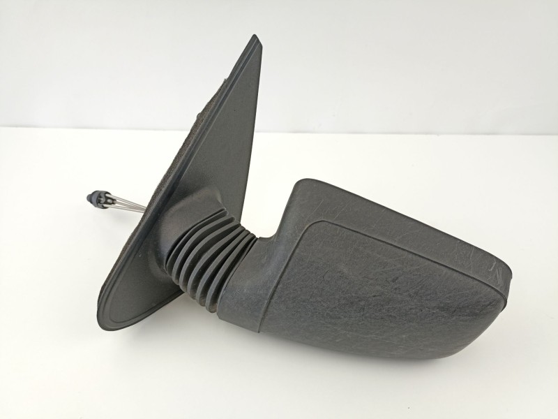 Recambio de retrovisor izquierdo para peugeot 405 berlina 1.9 diesel referencia OEM IAM 8148J1  