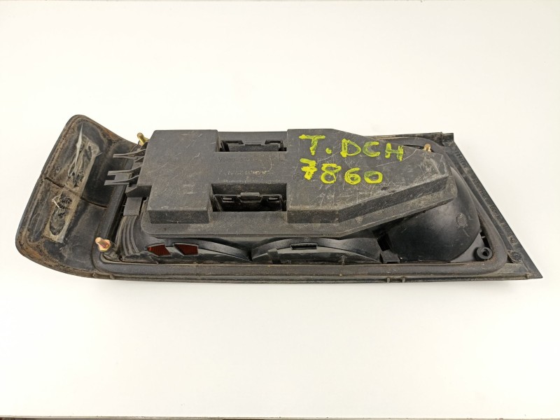 Recambio de piloto trasero derecho para peugeot 405 berlina 1.9 diesel referencia OEM IAM 635192 6751222 6751226