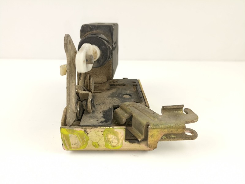 Recambio de cerradura puerta delantera derecha para peugeot 405 berlina 1.9 diesel referencia OEM IAM 913680  