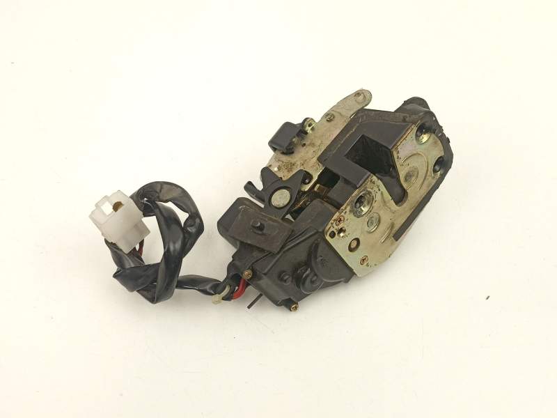 Recambio de cerradura puerta trasera derecha para mazda 626 v hatchback (gf) 2.0 (gfer) referencia OEM IAM GE6V72310B  