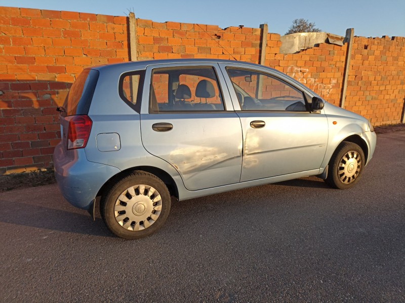 daewoo kalos sedán (klas) del año 2003