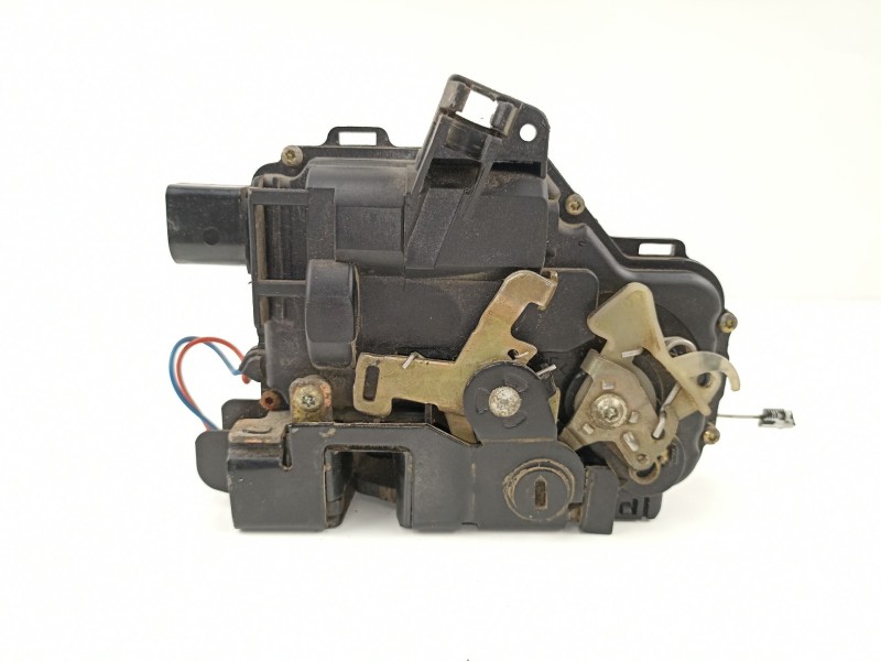 Recambio de cerradura puerta trasera derecha para skoda octavia berlina (1u2) 1.6 glx (74kw) referencia OEM IAM 3B4839016A  