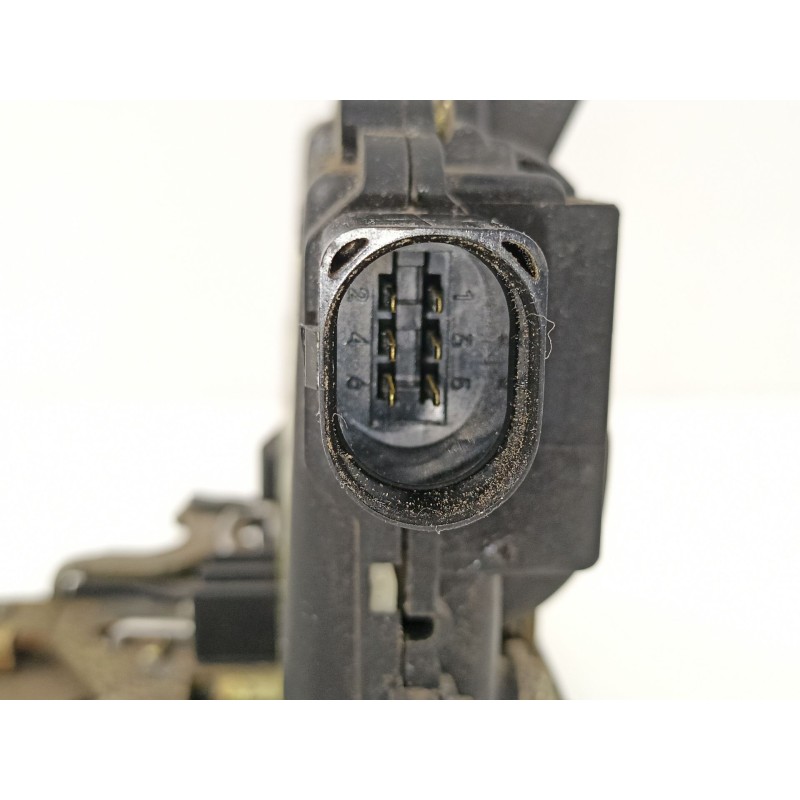 Recambio de cerradura puerta trasera derecha para skoda octavia berlina (1u2) 1.6 glx (74kw) referencia OEM IAM 3B4839016A  