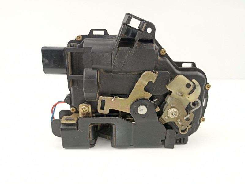 Recambio de cerradura puerta delantera derecha para skoda octavia berlina (1u2) 1.6 glx (74kw) referencia OEM IAM 3B1837016A  