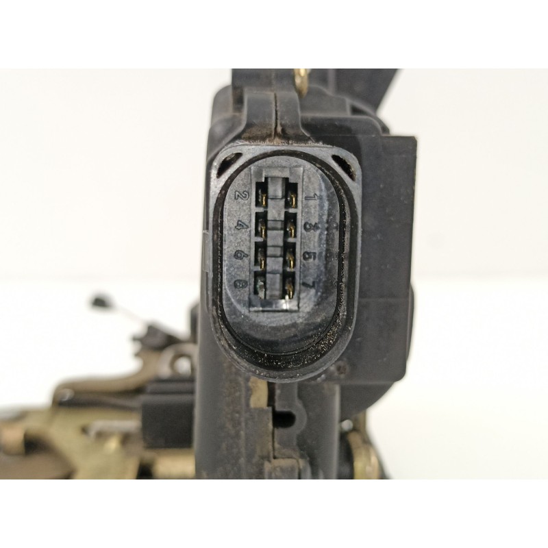 Recambio de cerradura puerta delantera derecha para skoda octavia berlina (1u2) 1.6 glx (74kw) referencia OEM IAM 3B1837016A  