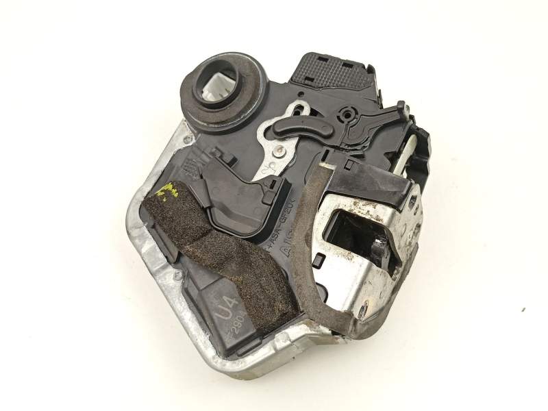 Recambio de cerradura puerta trasera izquierda para lexus is ii (_e2_) 220d (ale20) referencia OEM IAM 6906053040  