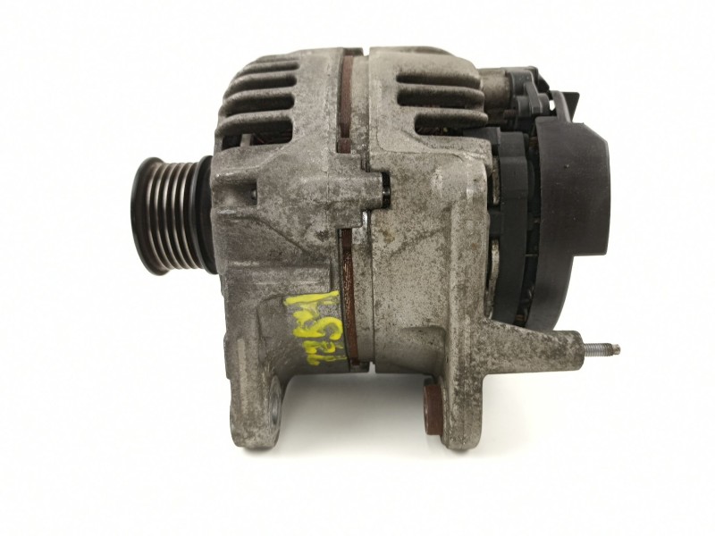 Recambio de alternador para volkswagen polo (9n1) 1.4 16v referencia OEM IAM 036903024D 0124325056 