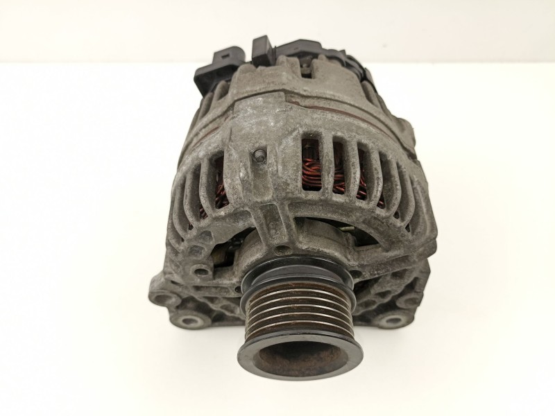 Recambio de alternador para volkswagen polo (9n1) 1.4 16v referencia OEM IAM 036903024D 0124325056 