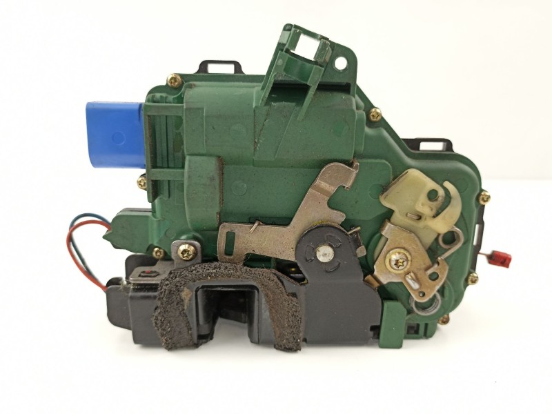 Recambio de cerradura puerta delantera derecha para volkswagen polo (9n1) 1.4 16v referencia OEM IAM 3B1837016BQ  