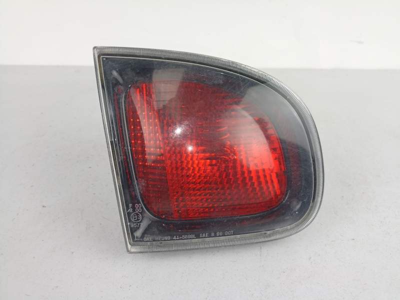 Recambio de piloto porton izquierdo para daewoo lanos 1.4 g referencia OEM IAM 415899L  