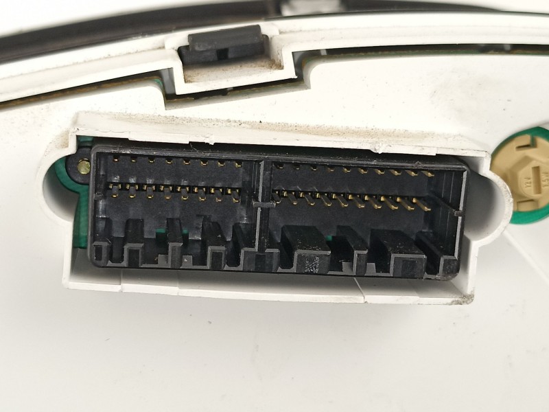 Recambio de cuadro instrumentos para hyundai elantra (xd) 2.0 crdi comfort (4-ptas.) referencia OEM IAM 940162D300  