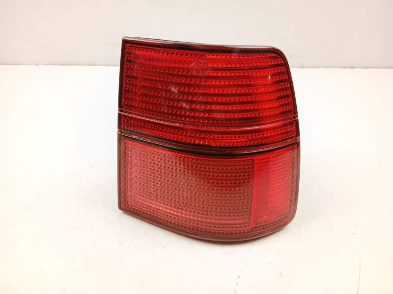 Recambio de piloto trasero derecho para seat toledo i (1l2) 1.8 i referencia OEM IAM 1L0945112E  