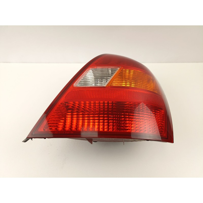 Recambio de piloto trasero derecho para hyundai elantra (xd) 2.0 crdi gls (4-ptas.) referencia OEM IAM 924022D010  