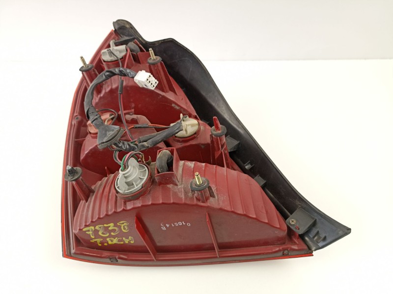 Recambio de piloto trasero derecho para hyundai elantra (xd) 2.0 crdi gls (4-ptas.) referencia OEM IAM 924022D010  