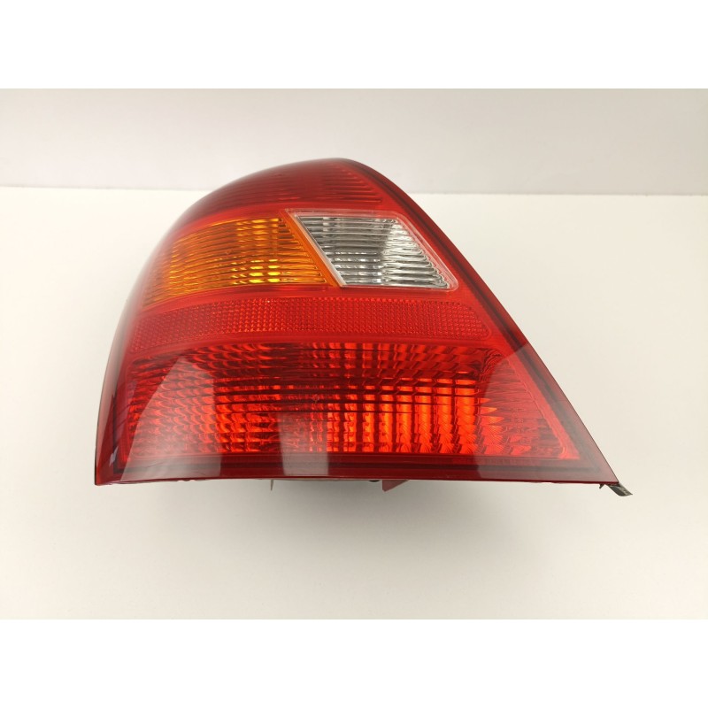 Recambio de piloto trasero izquierdo para hyundai elantra (xd) 2.0 crdi gls (4-ptas.) referencia OEM IAM 924012D010  