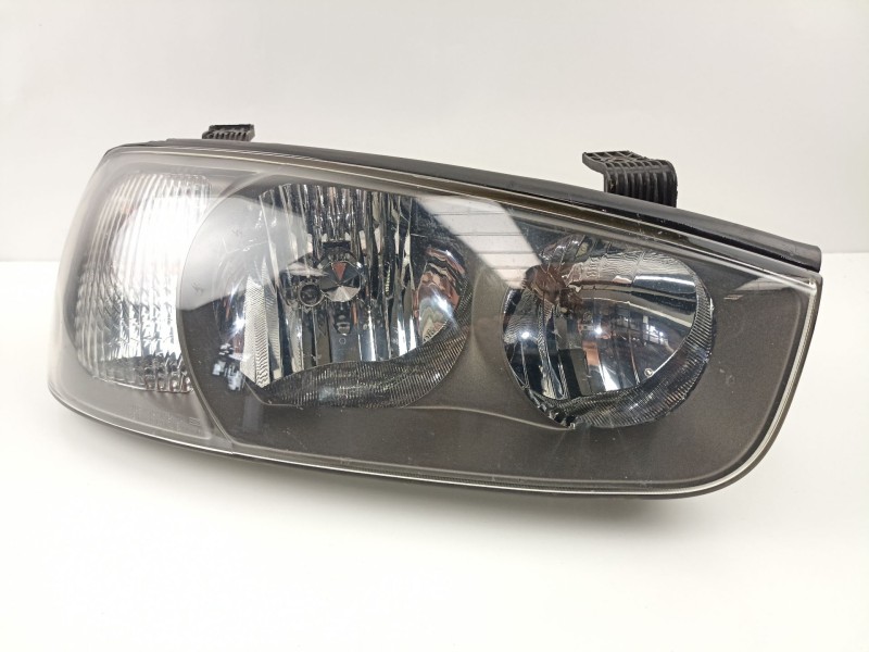Recambio de faro derecho para hyundai elantra (xd) 2.0 crdi gls (4-ptas.) referencia OEM IAM 921022D120  