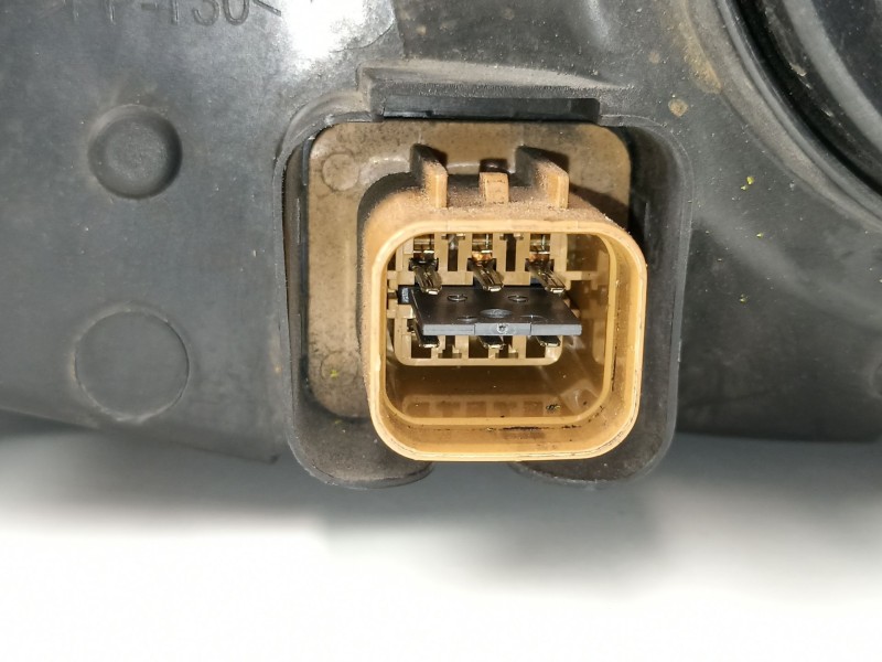 Recambio de faro derecho para hyundai elantra (xd) 2.0 crdi gls (4-ptas.) referencia OEM IAM 921022D120  