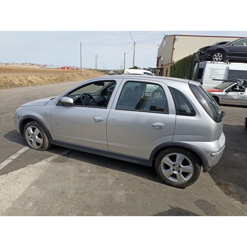 opel corsa c del año 2004