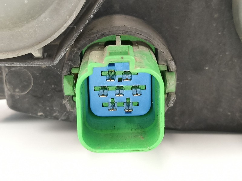 Recambio de faro izquierdo para ford fiesta 1.3 g referencia OEM IAM 1127897 0301173301 YS6113006AK