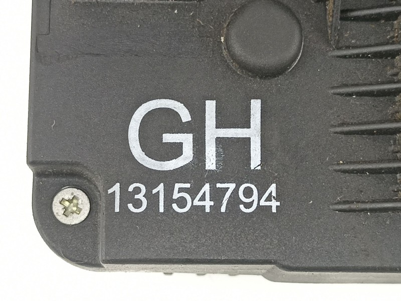 Recambio de cerradura puerta trasera derecha para opel meriva 1.7 16v cdti referencia OEM IAM 13154794  