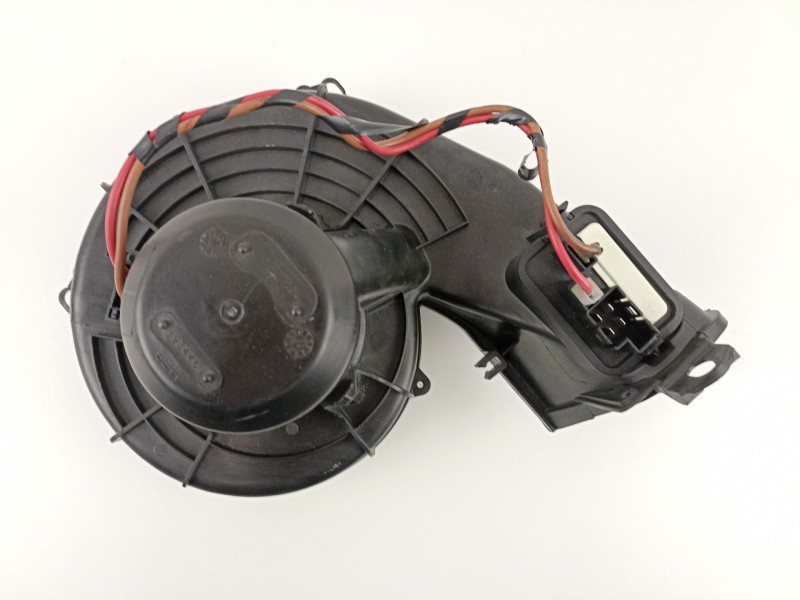 Recambio de motor calefaccion para opel meriva 1.7 16v cdti referencia OEM IAM 13124703 93446 