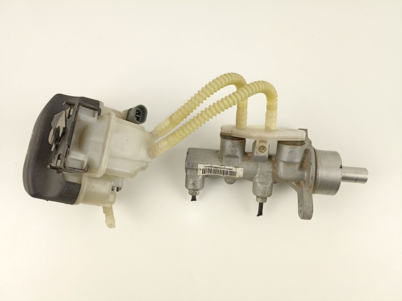 Recambio de bomba de freno para opel meriva 1.7 16v cdti referencia OEM IAM 558182 3206716 93323045